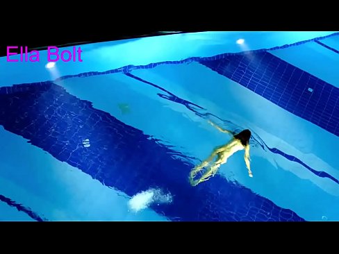 ❤️ Ma nistax nieqaf nara, blonda żagħżugħa maqbuda tgħum nuda fil-pool tar-resort ELLA BOLT ☑ Video anali f'mt.hentai-for.ru ❌️